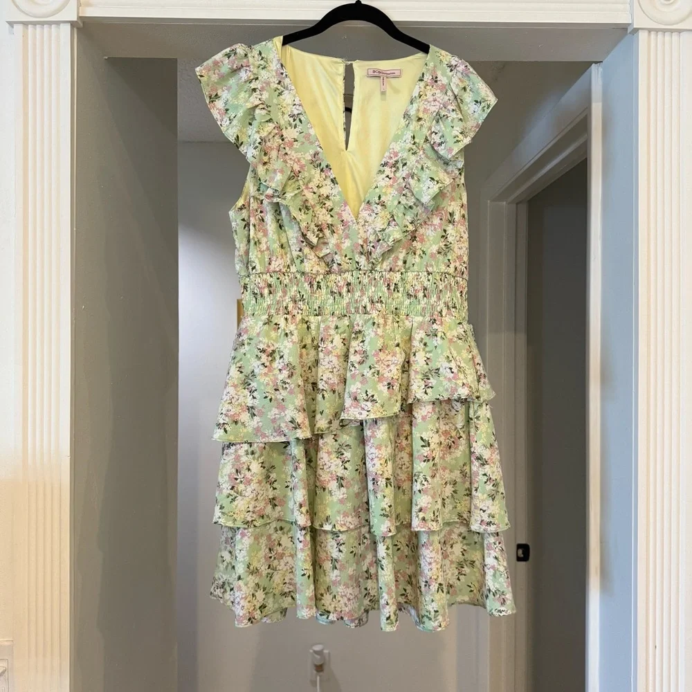 BCBGeneration Ditsy Floral Smocked Waist Tiered Skirt Ruffle Mini Dress Sz Large - Picture 3 of 13